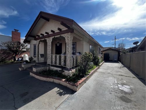 910 E 19th St, Long Beach, CA, 90806-5606 | Card Image