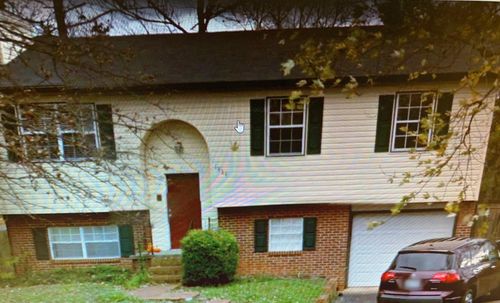 1824 Strathmore Rd, Knoxville, TN, 37922-6276 | Card Image