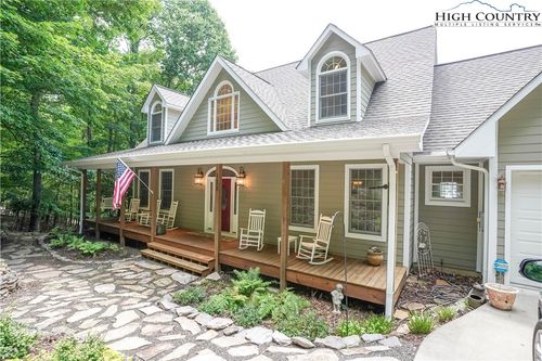 123 Laura Ave, West Jefferson, NC, 28694-8455 | Card Image