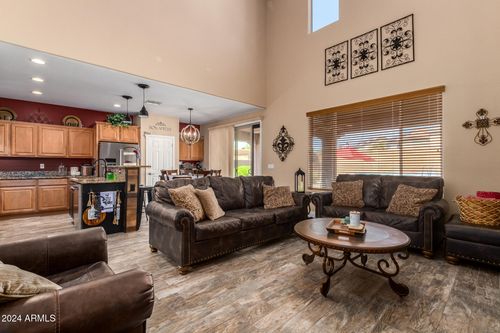 6084 W Yorktown Way, Florence, AZ, 85132-7517 | Card Image