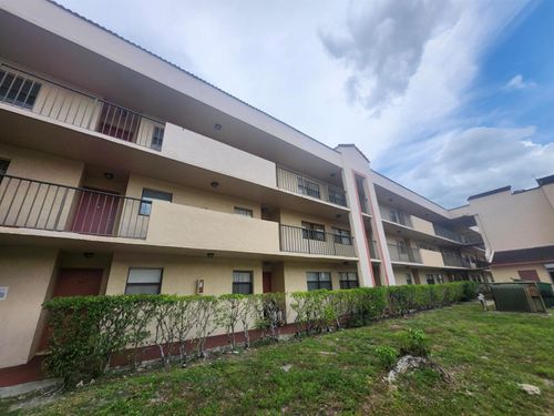 207-3470 Foxcroft Rd, Miramar, FL, 33025-4164 | Card Image