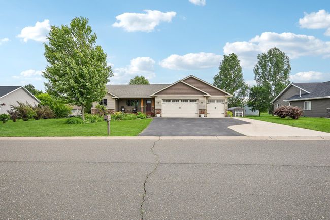 8-web-or-mls-Prairie Grass Dr-1006-006.jpg | Image 8