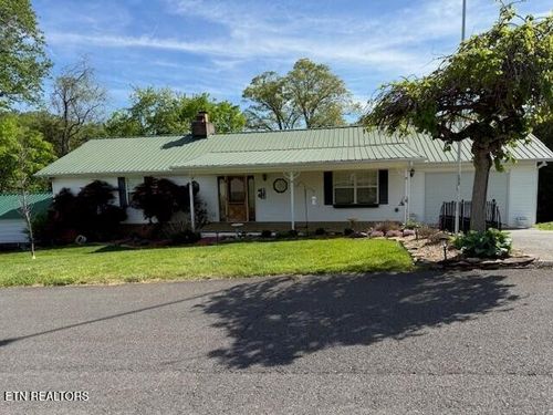 572 Allyson Drive, Kodak, TN, 37764 | Card Image