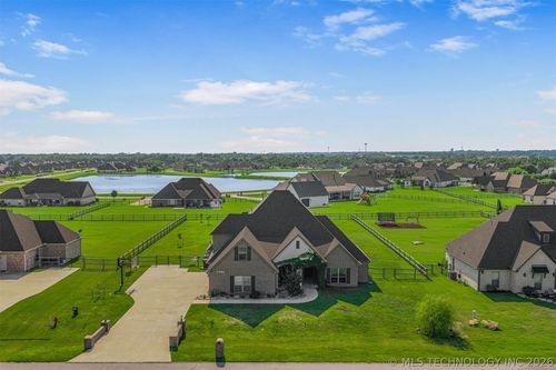 8220 N 154th East Ave, Owasso, OK, 74055-8763 | Card Image