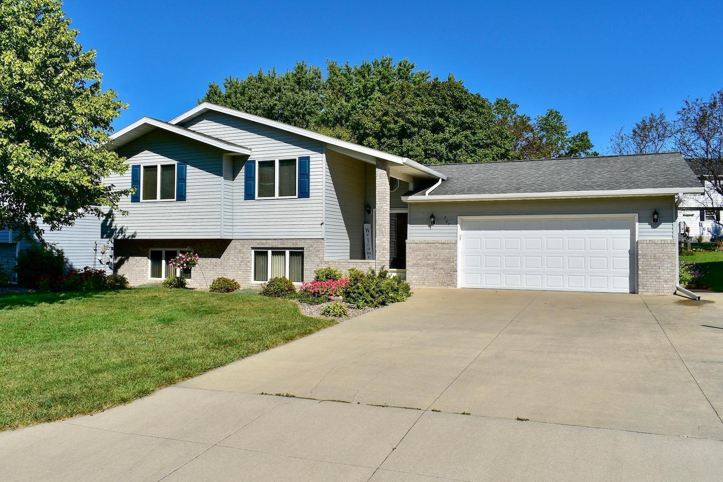 8th St, Stewartville, MN 55976