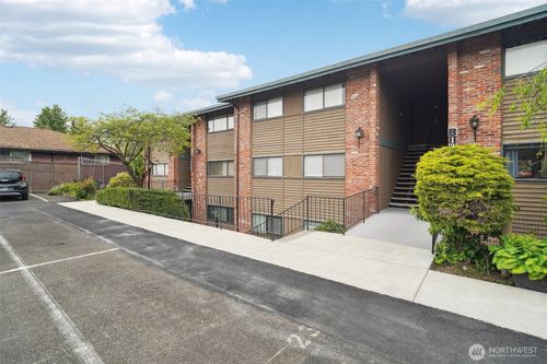 apt-21-13558 37th Ave S, Tukwila, WA, 98168-3947 | Card Image