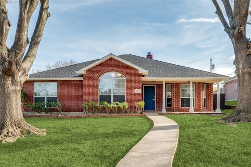 322 Hillcroft Dr, Duncanville, TX, 75137-4561 | Card Image
