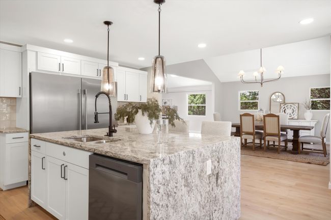 7 Corte De Canoncito, House other with 5 bedrooms, 4 bathrooms and null parking in Cedar Crest NM | Image 19