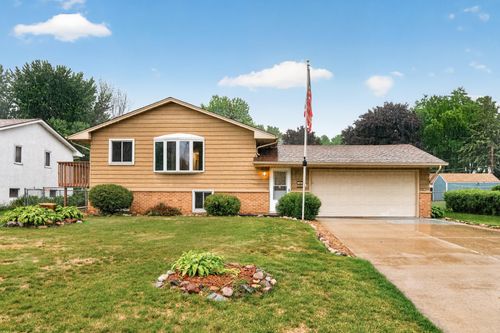599 Westby Dr Ne, Spring Lake Park, MN, 55432-2732 | Card Image