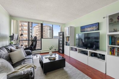 802 - 620 7th Ave, Condo with 2 bedrooms, 1 bathrooms and 1 parking in New Westminster BC | Image 2