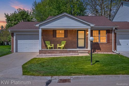 38215 Maple Forest Boulevard E, Harrison Charter Township, MI, 48045 | Card Image