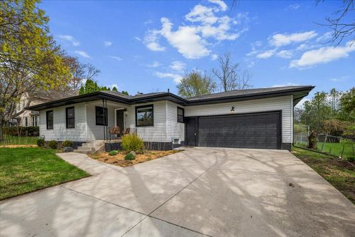 78 Lakeside Dr, Grand Rapids, MI, 49503-3810 | Card Image