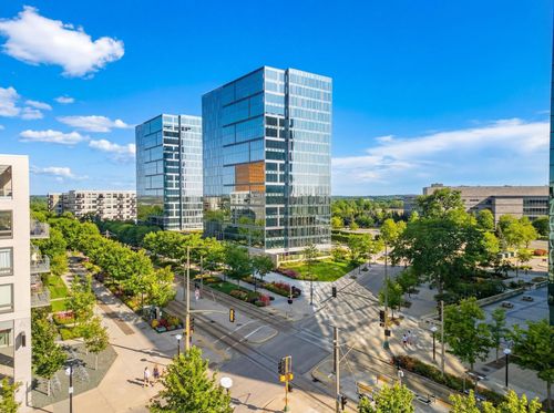 unit-1401-8161 33rd Ave S, Bloomington, MN, 55425-4548 | Card Image