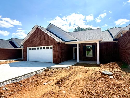 1053 Patriots Lndg, Dandridge, TN, 37725-4572 | Card Image