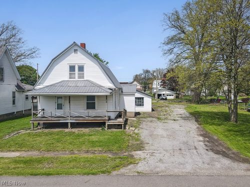 215 E Pennsylvania Ave, Sebring, OH, 44672-1420 | Card Image