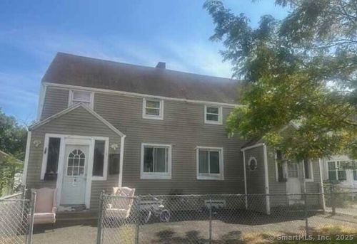 18 W Pleasant St, New London, CT, 06320-3618 | Card Image