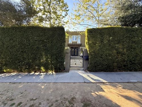 1901 N Catalina St, Los Angeles, CA, 90027-1803 | Card Image