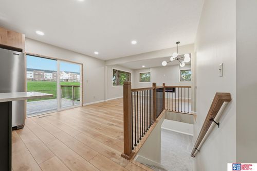 241 Wedgewood Dr, Lincoln, NE, 68510-2437 | Card Image