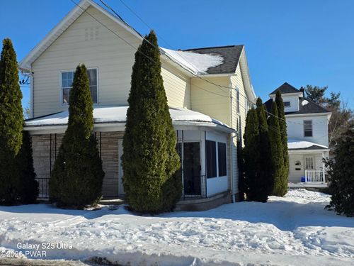 226 3rd St, BLAKELY, PA, 18447-1017 | Card Image