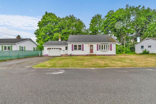 18 Grove Street, East Millinocket, ME, 04430 | Card Image