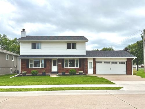 116 N Century St, Walcott, IA, 52773-7715 | Card Image