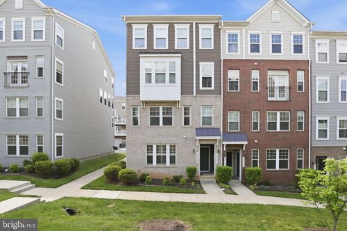 2739 Pinebrook Rd, LANDOVER, MD, 20785-1957 | Card Image