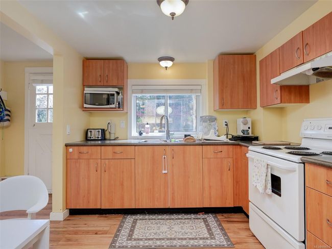3935 Tudor Ave, House other with 4 bedrooms, 3 bathrooms and 1 parking in Saanich BC | Image 22