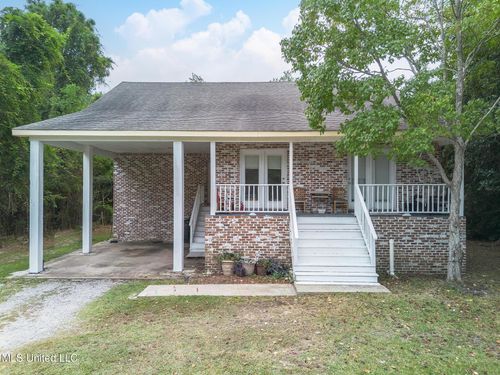 321 Necaise St, Waveland, MS, 39576-4029 | Card Image