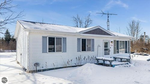 316 E Main St, Hale, MI, 48739-9001 | Card Image
