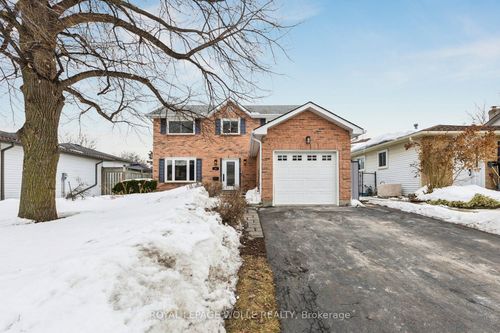 31 Cedar Crest Street, Kitchener, ON, N2N1Y4 | Card Image
