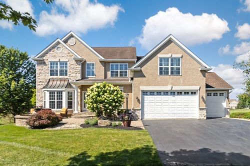 7056 Kellogg Dr, Powell, OH, 43065-8060 | Card Image