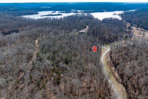 184 Deer Hollow Dr, Parsons, TN, 38363-3025 | Card Image