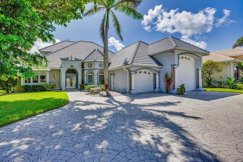 14871 Laguna Dr, Fort Myers, FL, 33908-2181 | Card Image