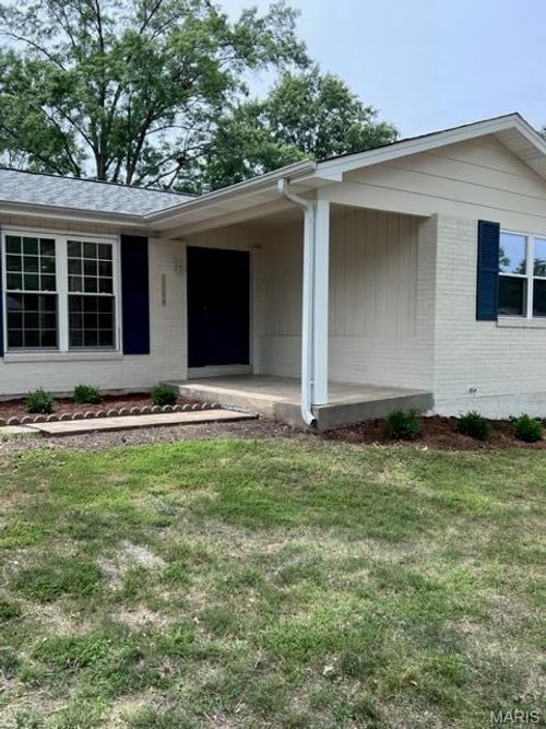 1209 Eagleshire Dr, Manchester, MO, 63021-6851 | Card Image