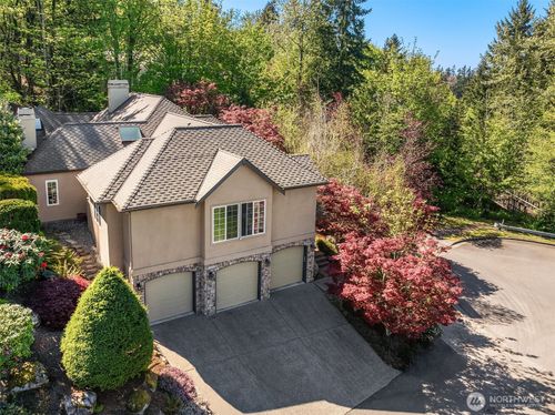 17247 Se 54th Pl, Bellevue, WA, 98006-5918 | Card Image