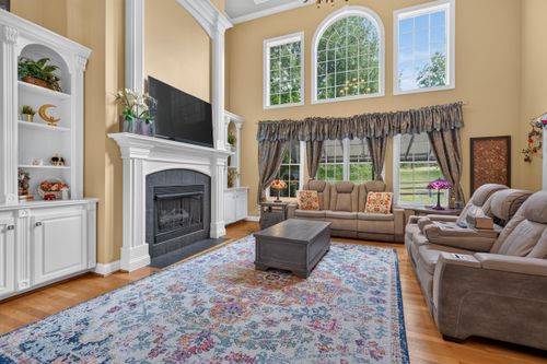3200 Linville Ln, Lexington, KY, 40513-1247 | Card Image
