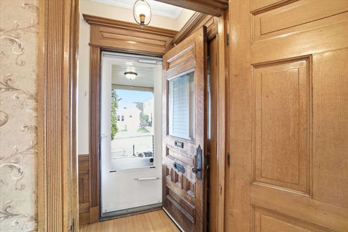 631 Lake Ave, Manchester, NH, 03103-3541 | Card Image