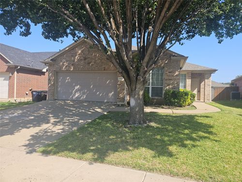 2613 Evening Shade Dr, Fort Worth, TX, 76131-2088 | Card Image