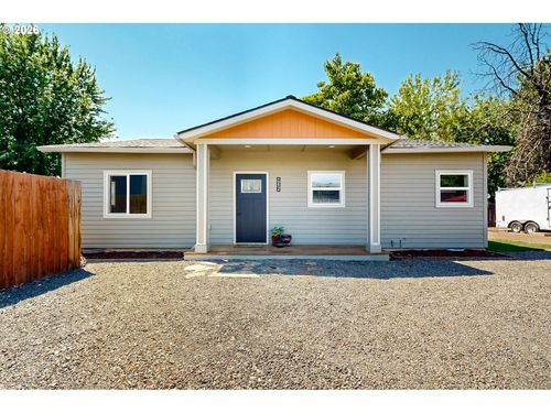 905 Cowl St, Milton-Freewater, OR, 97862-1682 | Card Image