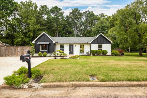 1023 Greencliff Rd, Collierville, TN, 38017-1445 | Card Image