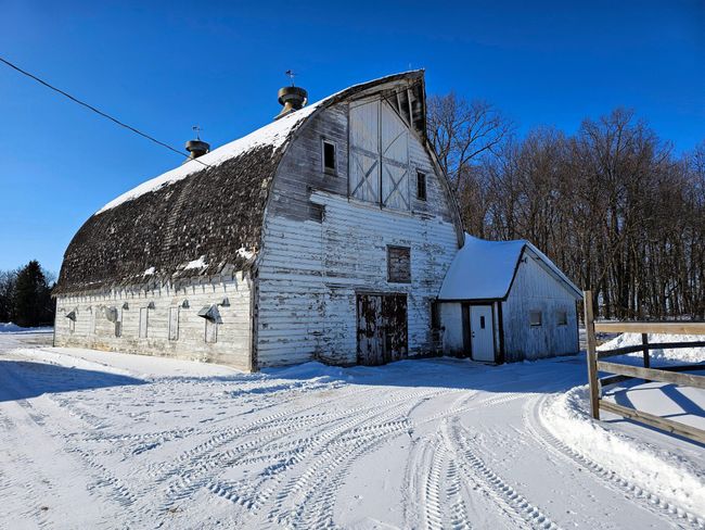 Gamble Barn W/Attached Lean-To | Image 58