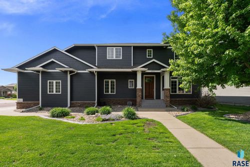 2613 E Yorkshire St, Sioux Falls, SD, 57108-2803 | Card Image