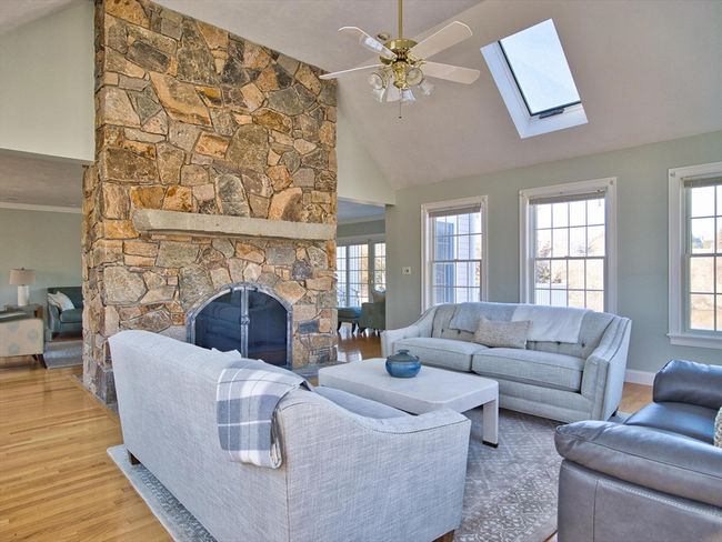 6 Wildpepper Ln, House other with 4 bedrooms, 4 bathrooms and 4 parking in Dartmouth MA | Image 9