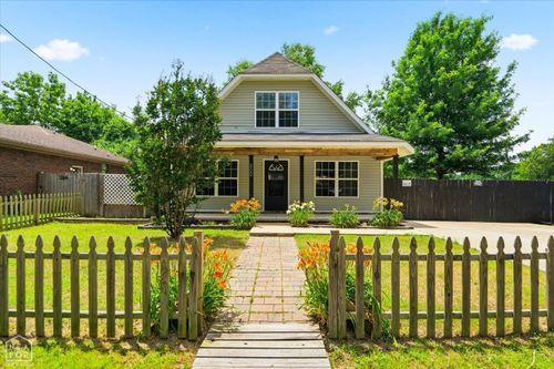 800 N 6 1/2 Street, Paragould, AR, 72450 | Card Image