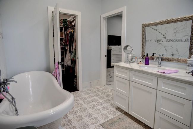 Master bathroom | Image 23