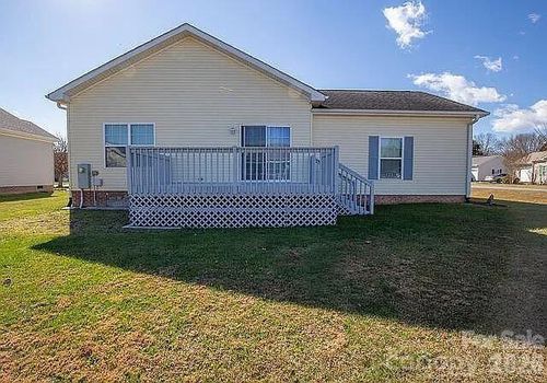 403 Sassafras Dr, Hendersonville, NC, 28739-7303 | Card Image