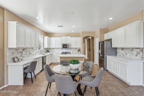 4159 E Shannon St, Gilbert, AZ, 85295-7740 | Card Image