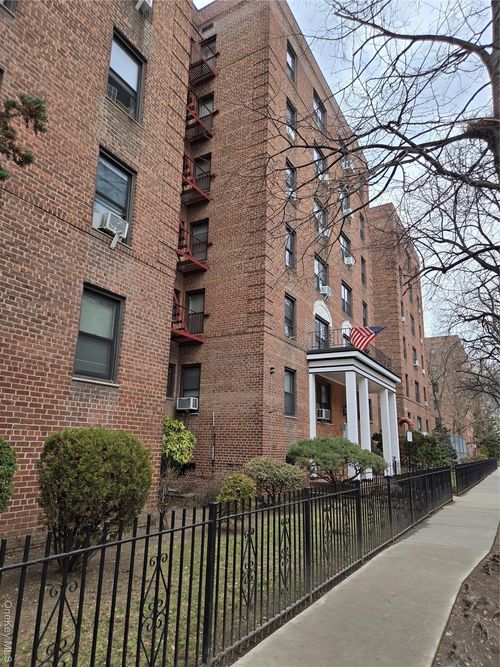 6k-8709 34th Avenue, New York, NY, 11372 | Card Image