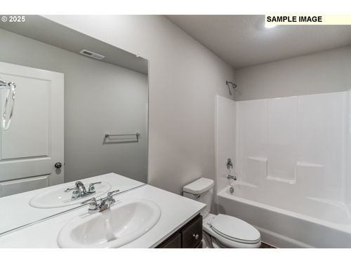 25254 Tanglewood Way, Veneta, OR, 97487-4300 | Card Image