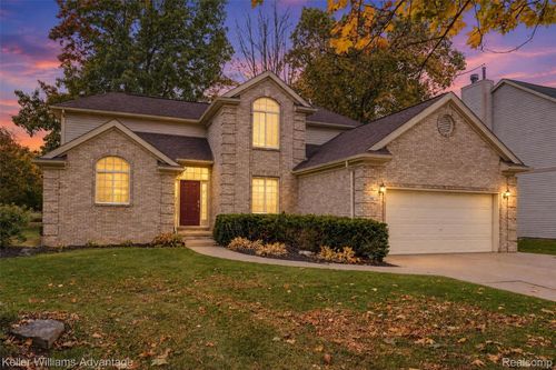 535 Salus Dr, Waterford, MI, 48327-1471 | Card Image
